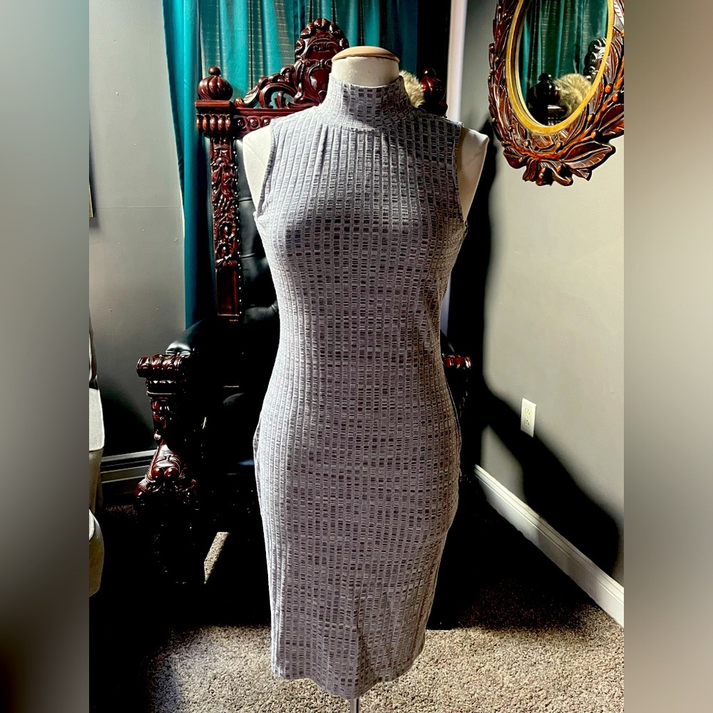 Grey sleeveless Pixley dress